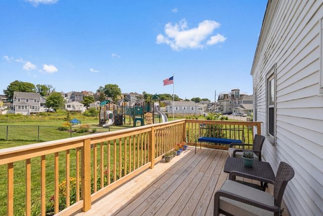 137 Hampton Cir, Hull, MA 02045