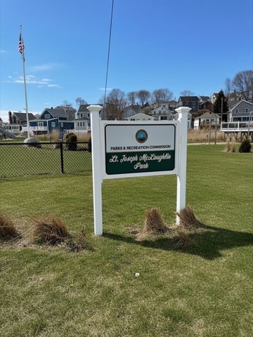 137 Hampton Cir, Hull, MA 02045