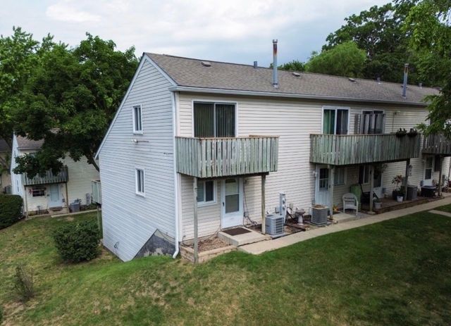 89 Maude Avenue, Fox Lake, IL 60020