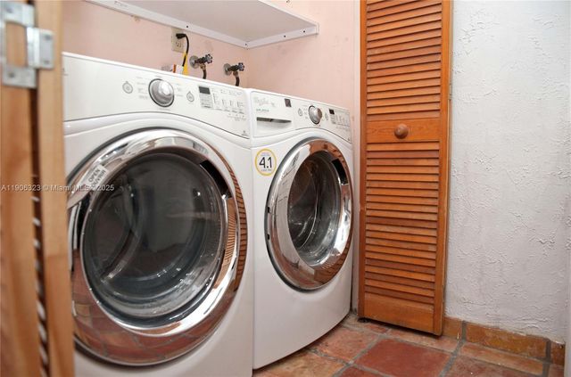 19216 NE 25th Ave 293D, Miami, FL 33180