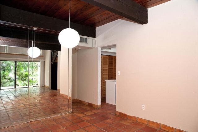 19216 NE 25th Ave 293D, Miami, FL 33180