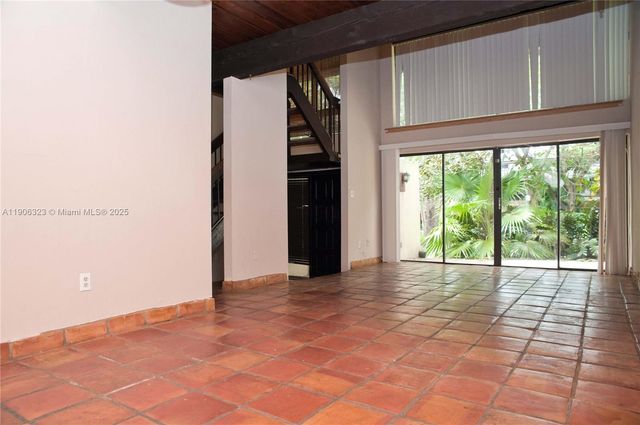 19216 NE 25th Ave 293D, Miami, FL 33180