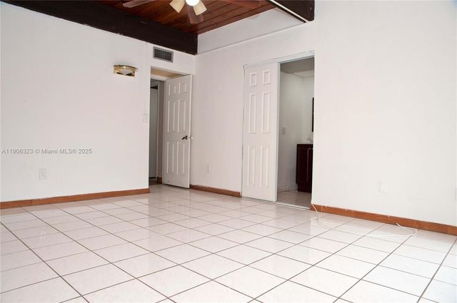 19216 NE 25th Ave 293D, Miami, FL 33180