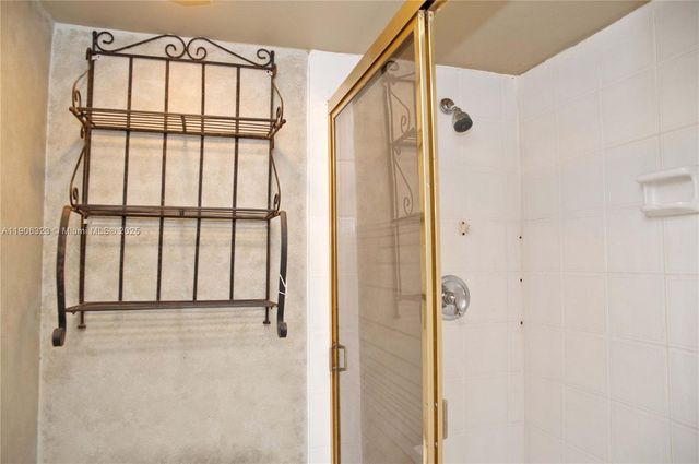 19216 NE 25th Ave 293D, Miami, FL 33180