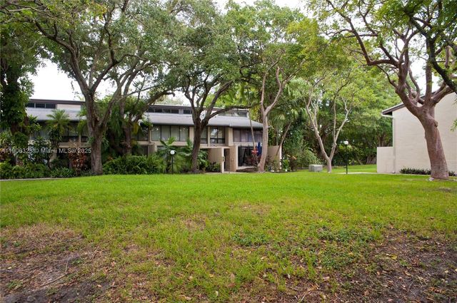 19216 NE 25th Ave 293D, Miami, FL 33180