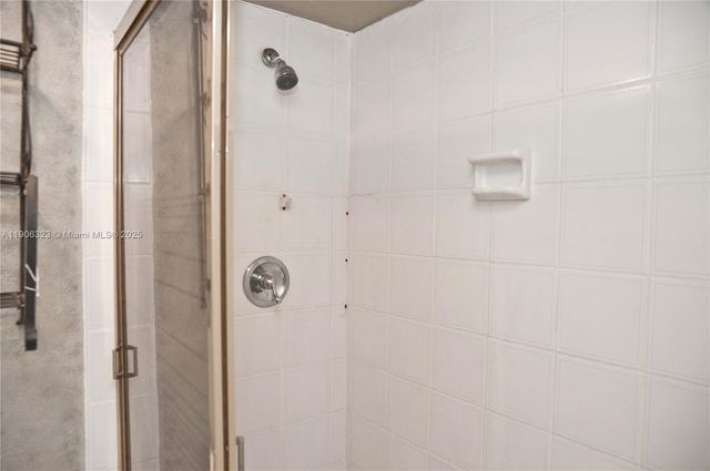 19216 NE 25th Ave 293D, Miami, FL 33180