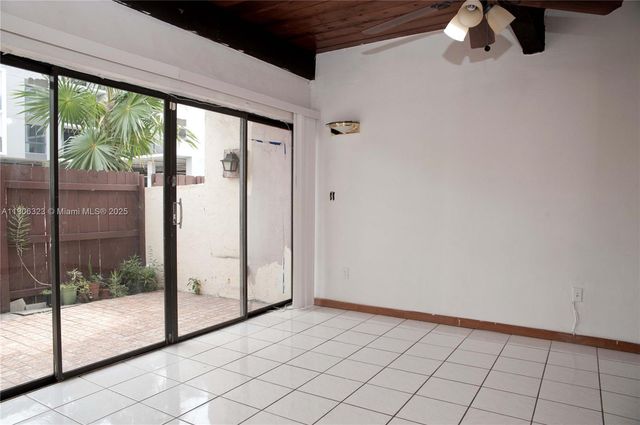 19216 NE 25th Ave 293D, Miami, FL 33180