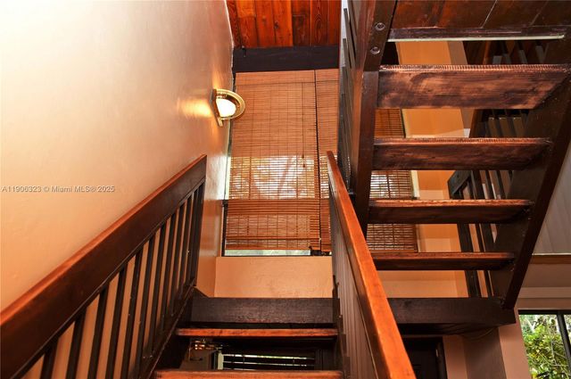 19216 NE 25th Ave 293D, Miami, FL 33180