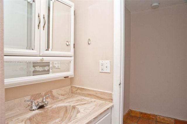 19216 NE 25th Ave 293D, Miami, FL 33180