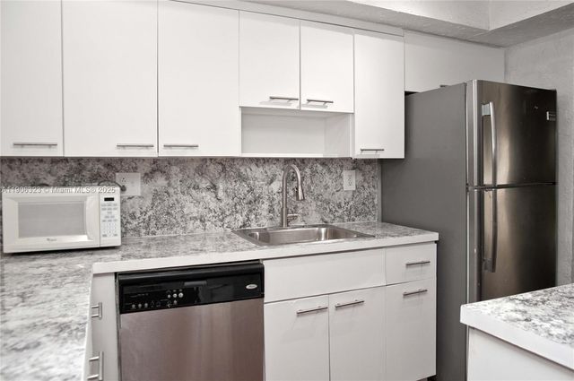 19216 NE 25th Ave 293D, Miami, FL 33180