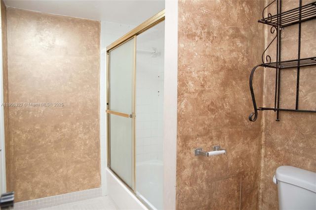 19216 NE 25th Ave 293D, Miami, FL 33180