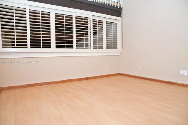 19216 NE 25th Ave 293D, Miami, FL 33180