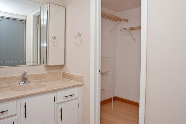 19216 NE 25th Ave 293D, Miami, FL 33180