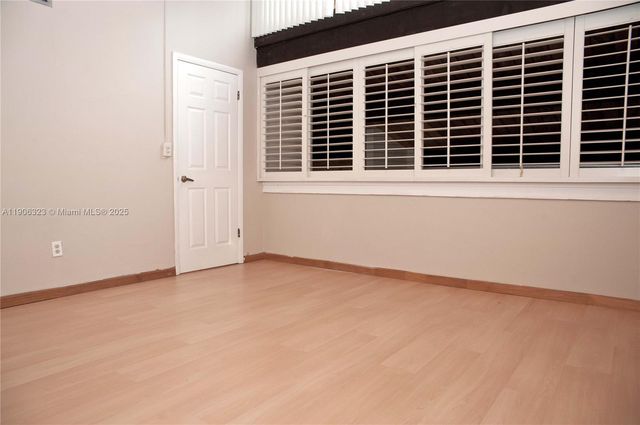 19216 NE 25th Ave 293D, Miami, FL 33180