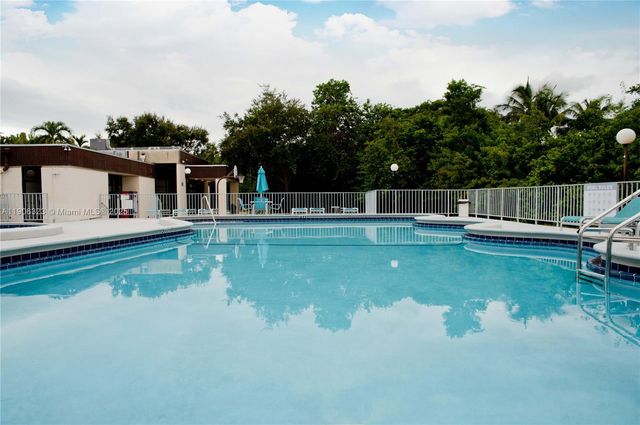 19216 NE 25th Ave 293D, Miami, FL 33180