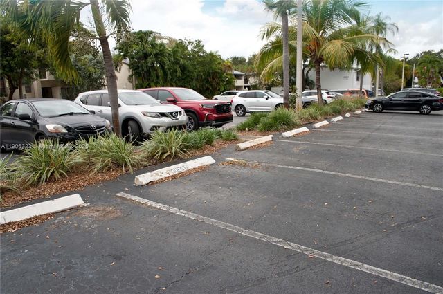 19216 NE 25th Ave 293D, Miami, FL 33180