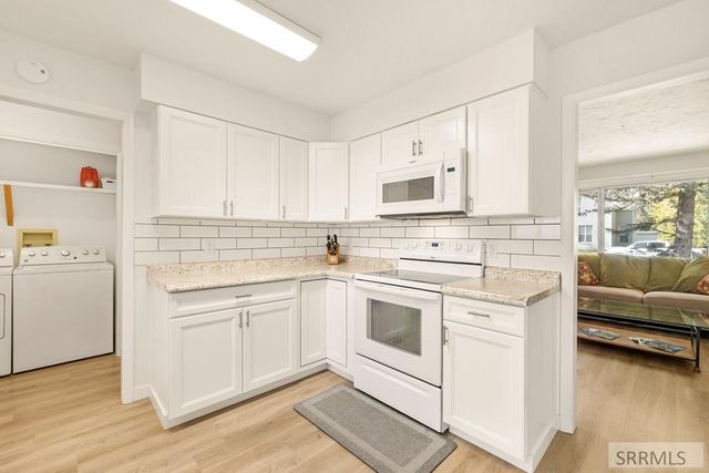 306 N 1st E, St Anthony, ID 83445