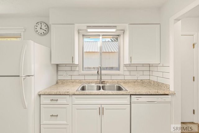 306 N 1st E, St Anthony, ID 83445