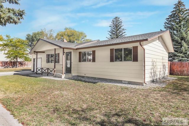 306 N 1st E, St Anthony, ID 83445