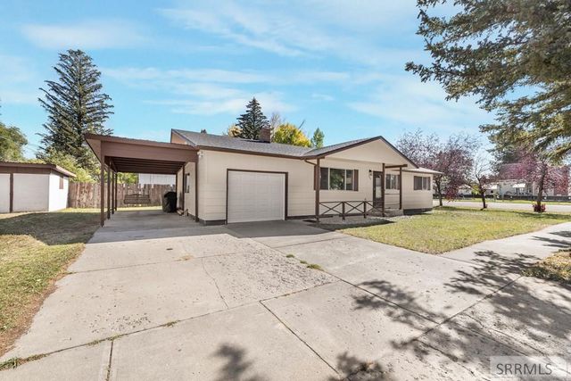 306 N 1st E, St Anthony, ID 83445