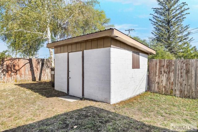 306 N 1st E, St Anthony, ID 83445