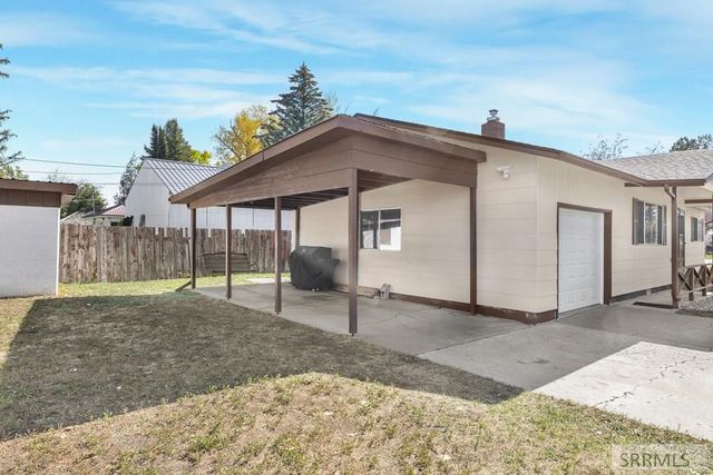306 N 1st E, St Anthony, ID 83445