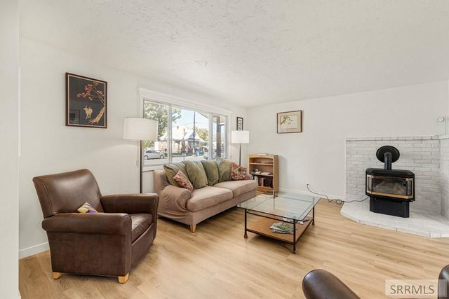 306 N 1st E, St Anthony, ID 83445