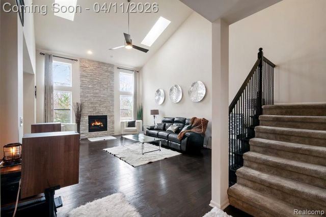 2495 Knollwood Drive, Canton, MI 48188