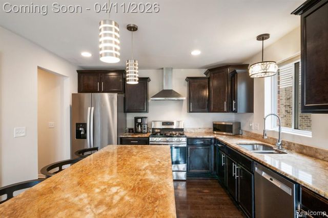 2495 Knollwood Drive, Canton, MI 48188