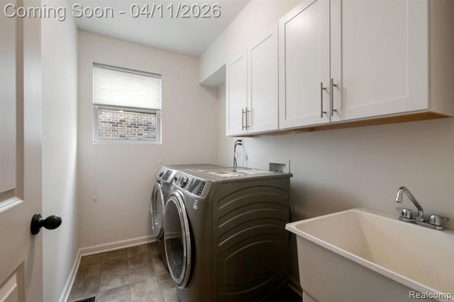 2495 Knollwood Drive, Canton, MI 48188