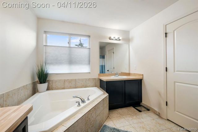 2495 Knollwood Drive, Canton, MI 48188