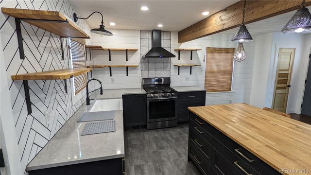 1855 W Stoll Place, Denver, CO 80221