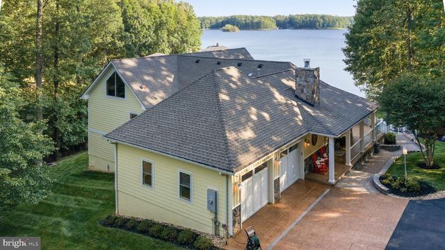 215 BECKY CT, Bumpass, VA 23024