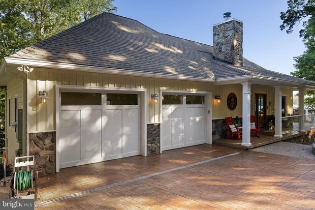 215 BECKY CT, Bumpass, VA 23024