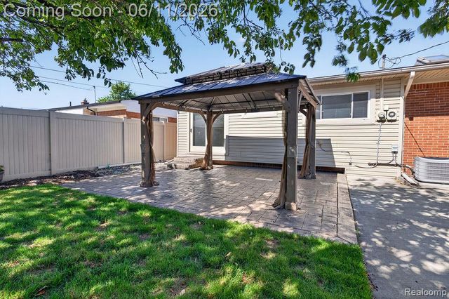 16627 McCann Street, Southgate, MI 48195