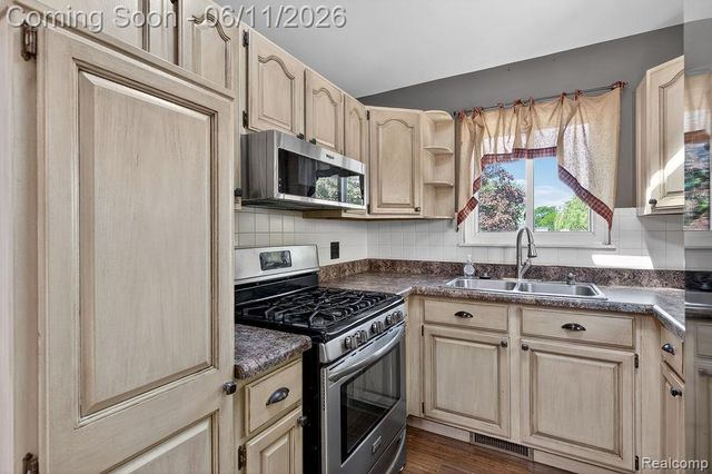 16627 McCann Street, Southgate, MI 48195