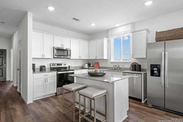 1194 Casa Luminar, Converse, TX 78109