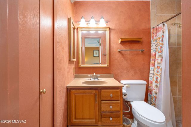 10080 N Camino Valdeflores, Tucson, AZ 85737