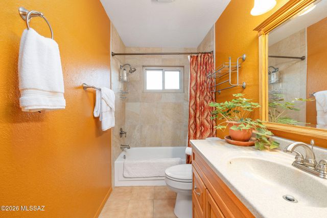 10080 N Camino Valdeflores, Tucson, AZ 85737