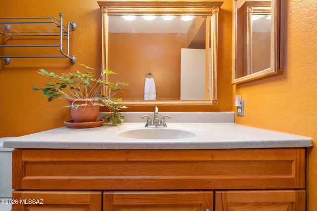 10080 N Camino Valdeflores, Tucson, AZ 85737