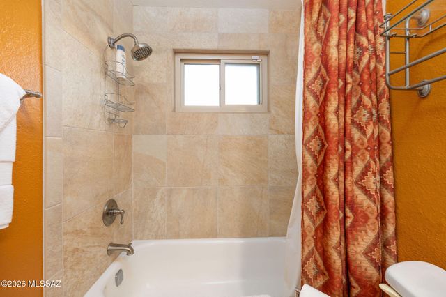 10080 N Camino Valdeflores, Tucson, AZ 85737