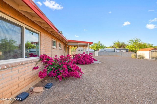 10080 N Camino Valdeflores, Tucson, AZ 85737