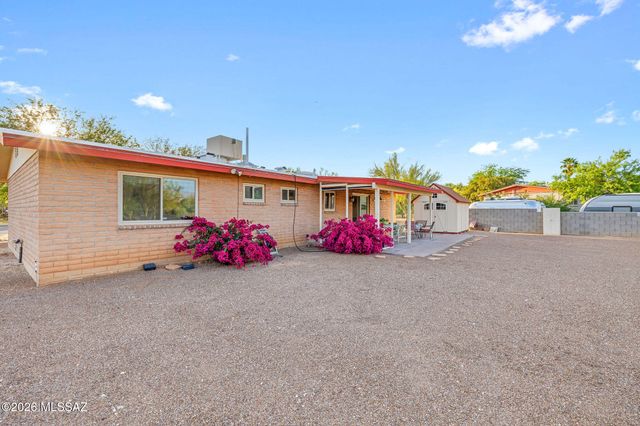 10080 N Camino Valdeflores, Tucson, AZ 85737