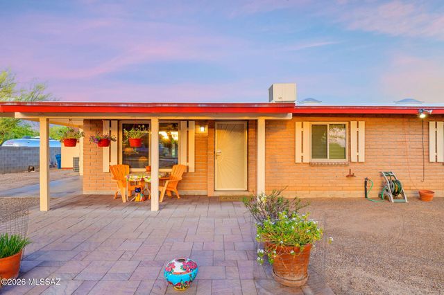 10080 N Camino Valdeflores, Tucson, AZ 85737