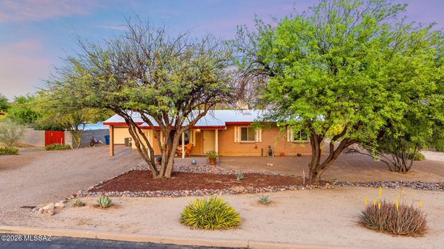 10080 N Camino Valdeflores, Tucson, AZ 85737