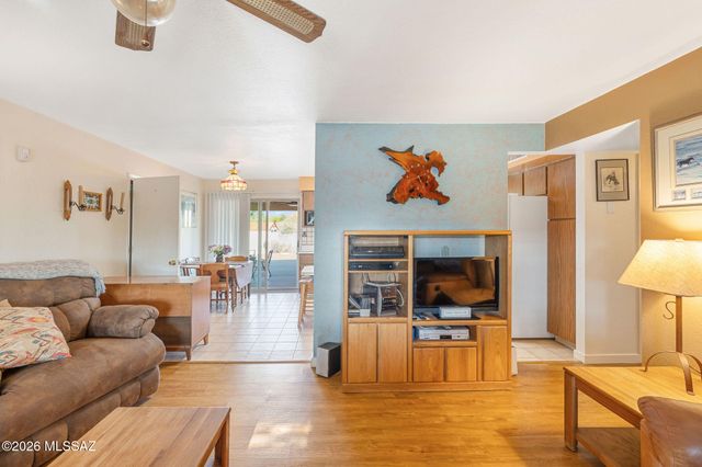 10080 N Camino Valdeflores, Tucson, AZ 85737