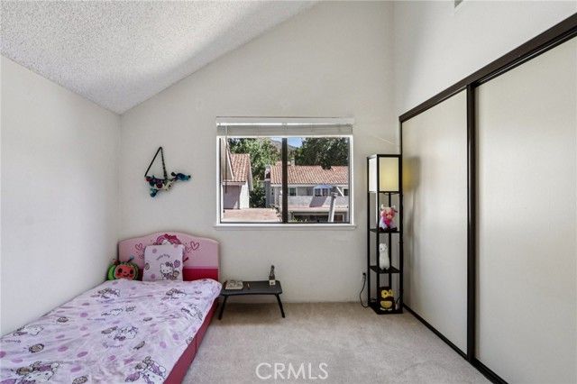 963 Thistlegate Road, Oak Park, CA 91377