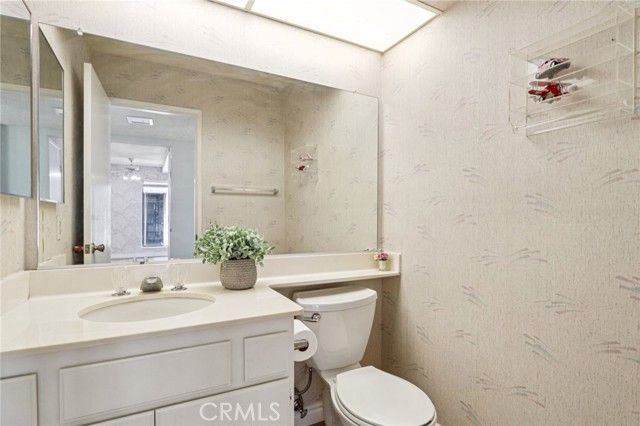 963 Thistlegate Road, Oak Park, CA 91377