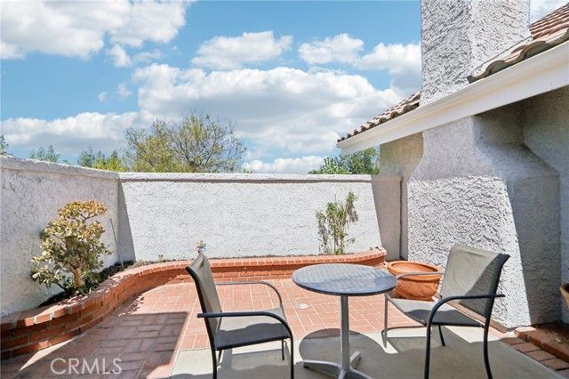 963 Thistlegate Road, Oak Park, CA 91377