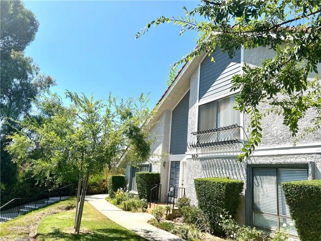 963 Thistlegate Road, Oak Park, CA 91377